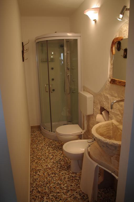 B&B Aia Vecchia Cisternino Rum bild