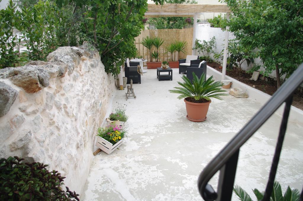 B&B Aia Vecchia Cisternino Exteriör bild